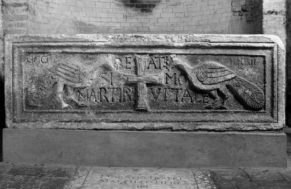 Bologna, Santi Vitale e Agricola, sarcofago di San Vitale