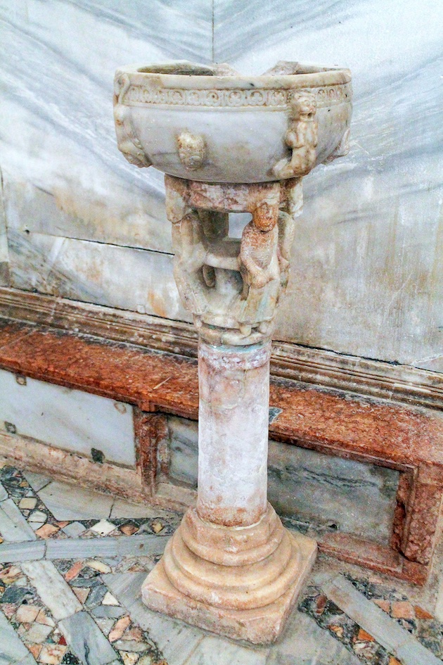 Torcello, Acquasantiera
